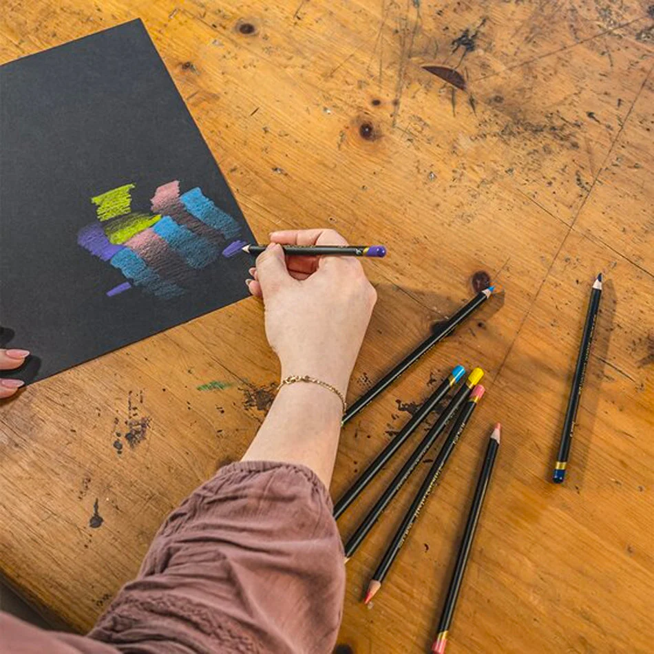 Derwent Chromaflow Coloured Pencil - Image 3