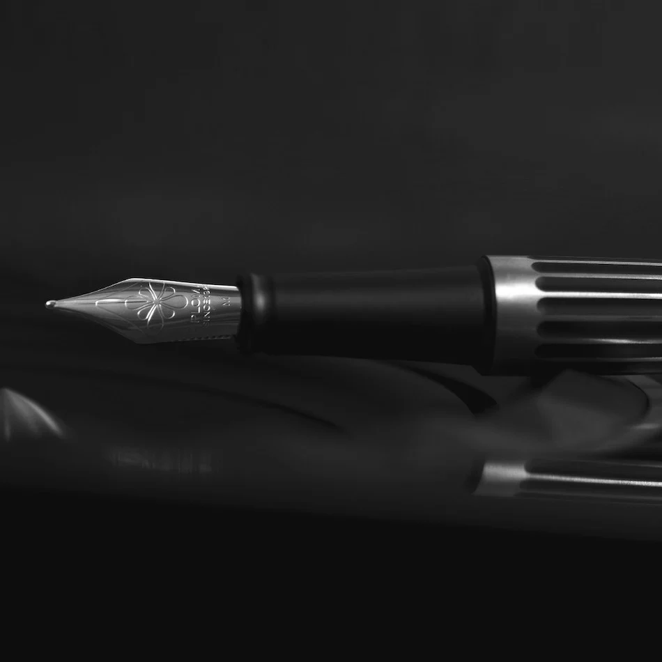 Diplomat Aero Fountain Pen Stripes Black - Image 4