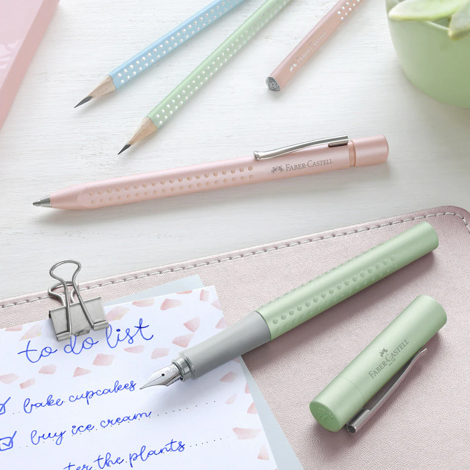 Faber-Castell Grip Pearl Edition Fountain Pen Rose - Image 3