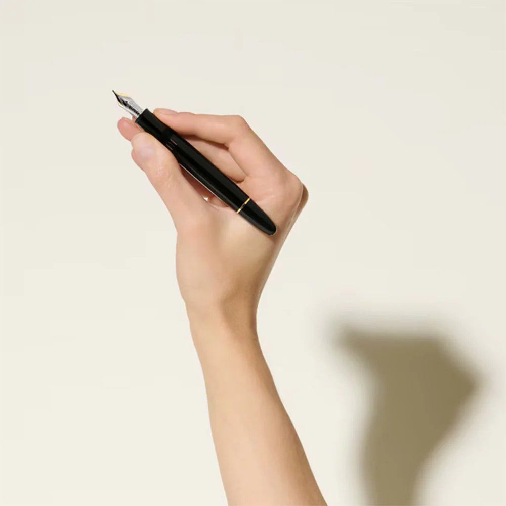 Montblanc Meisterstuck LeGrand Fountain Pen Gold Trim - Image 2