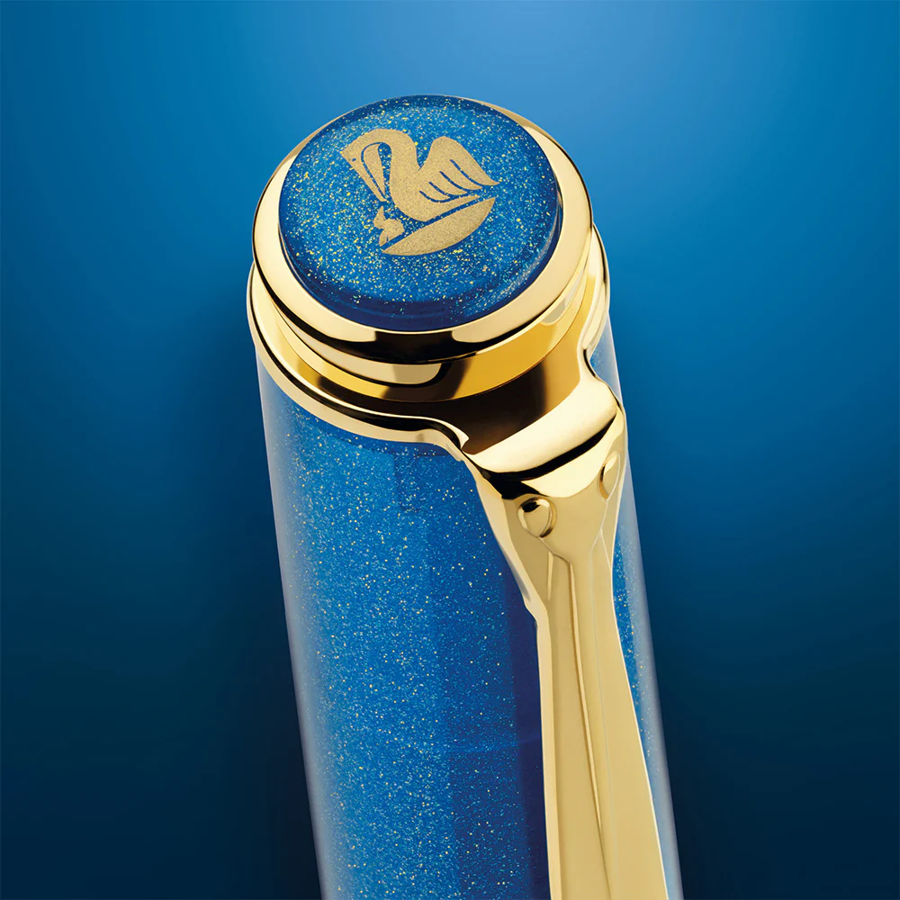 Pelikan Classic M200 Fountain Pen Gift Set Golden Lapis - Image 4