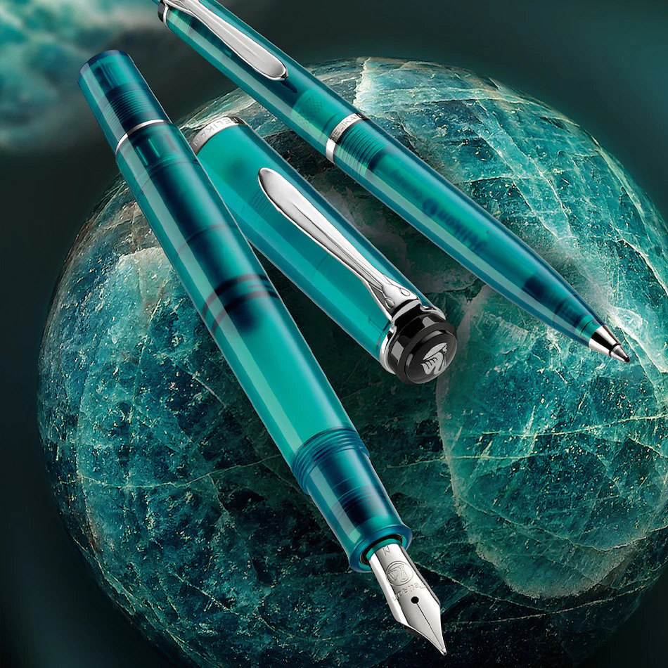 Pelikan Classic M205 Fountain Pen Apatite - Image 2