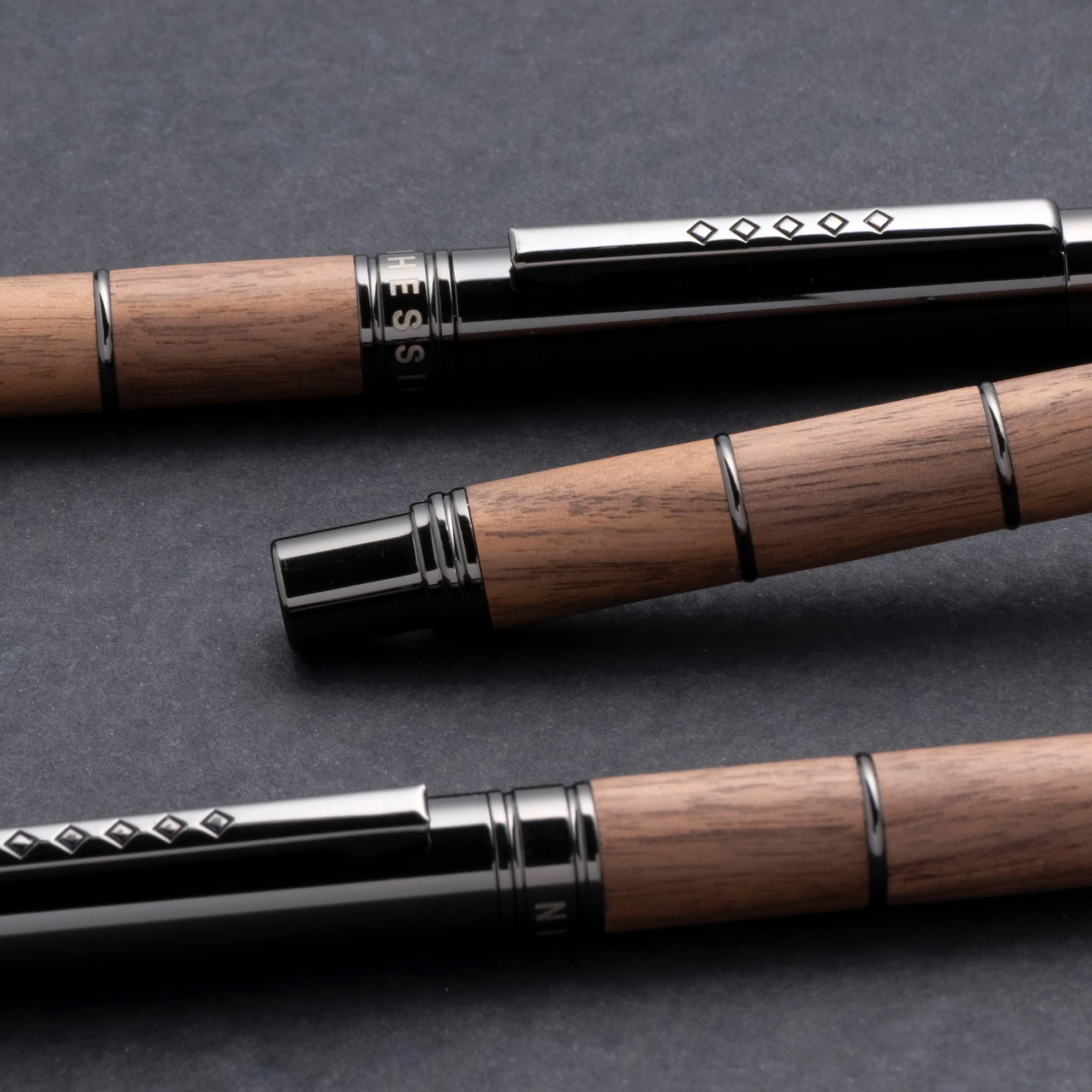 Tom Hessin Revolution Rollerball Pen Rustic Wood Barrel with Gunmetal Trim - Image 2